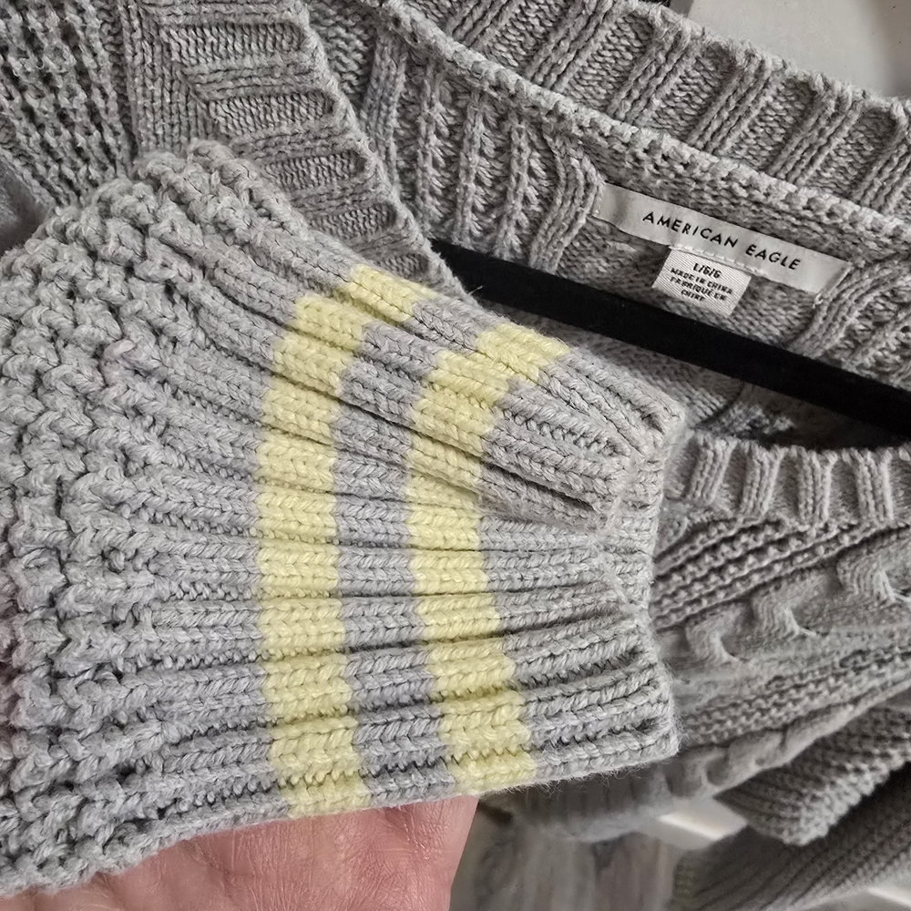 Gray Cable Knit Sweater - Picture 4 of 4